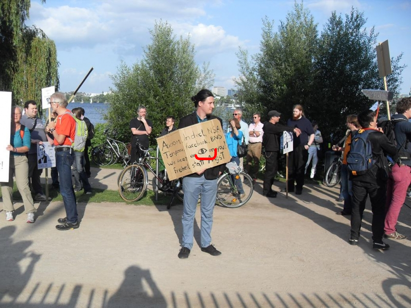 Demonstration gegen PRISM und für Edward Snowden. Hamburg, 11.07.2013_27