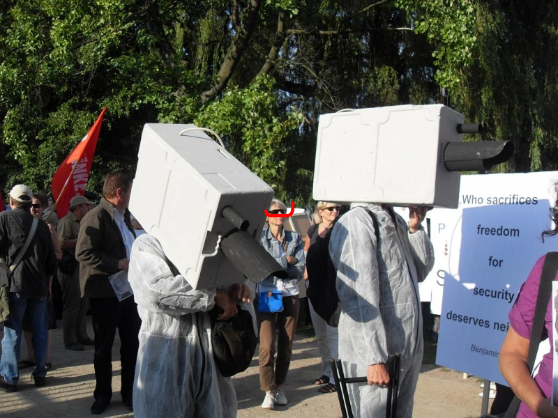 Demonstration gegen PRISM und für Edward Snowden. Hamburg, 11.07.2013_38